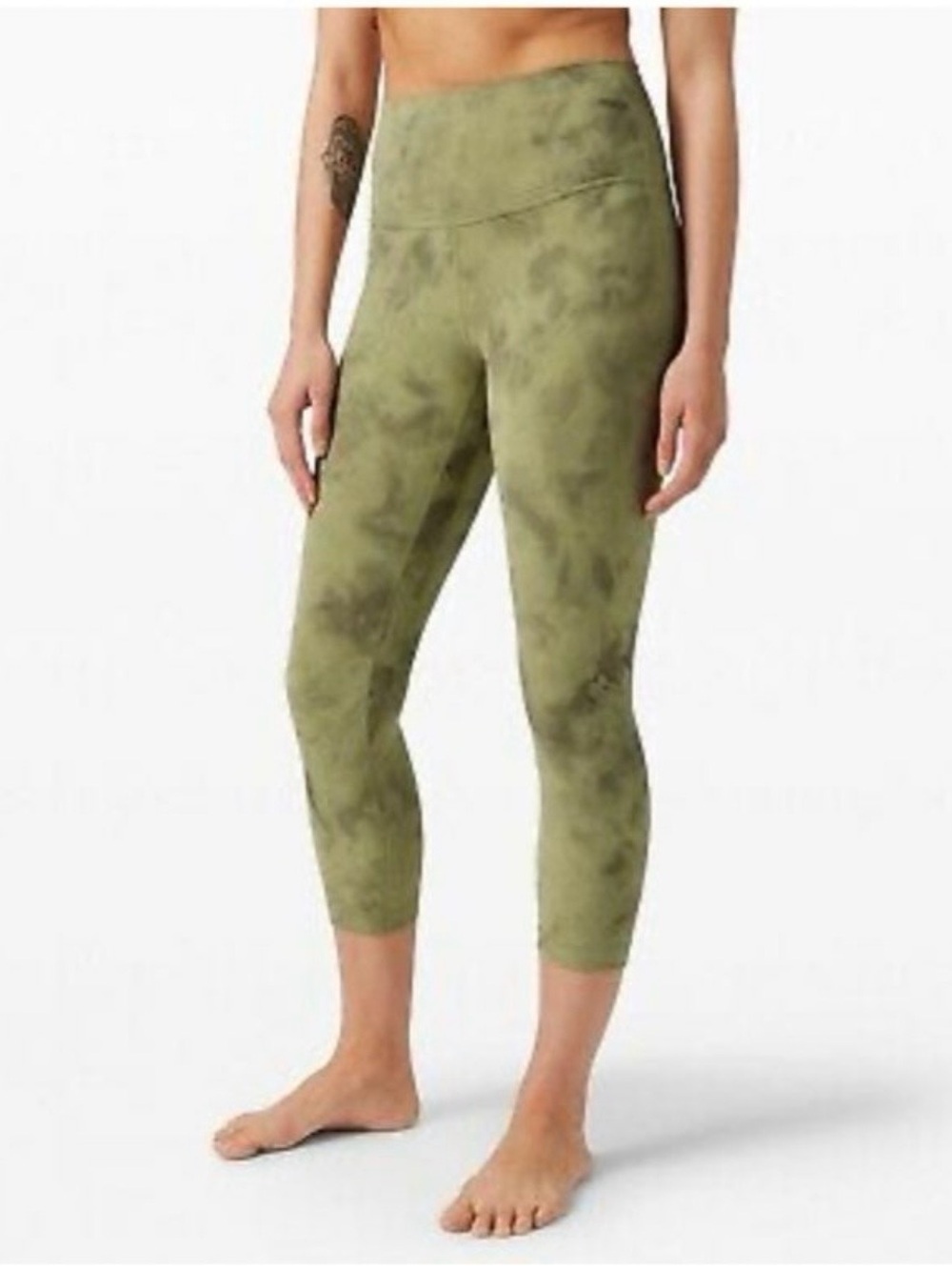 Lululemon Align crops 21” Diamond Dye
Vista Green Medium Olive 4 LW6BDES